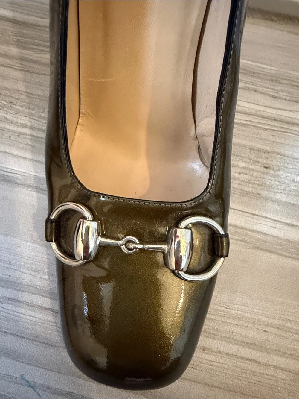 Vintage Gucci Olive Patent Leather Horsebit Pumps in Shiny Olive - Picture 5 of 11